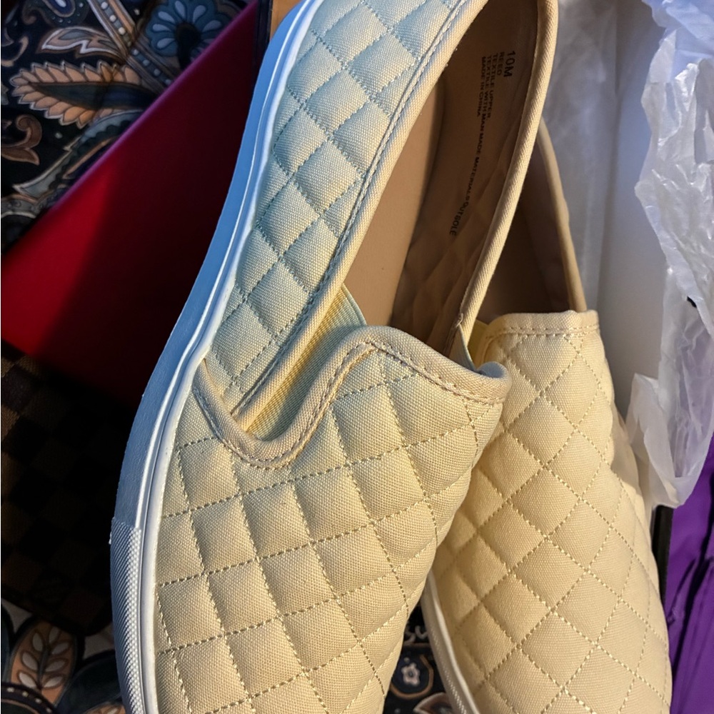 Quilted Slip-On Women's Sneakers - Cream